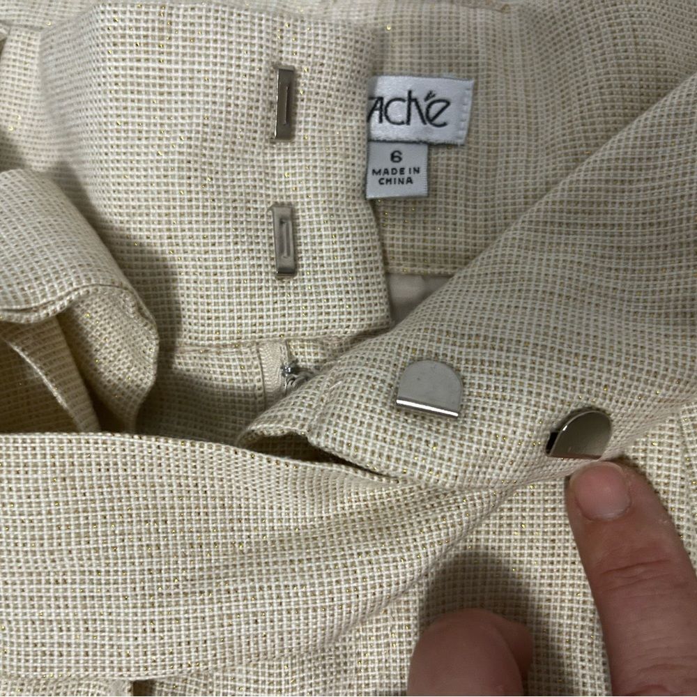 🟢Cache Solid Vanilla Cream Metallic Gold Shorts … - image 7